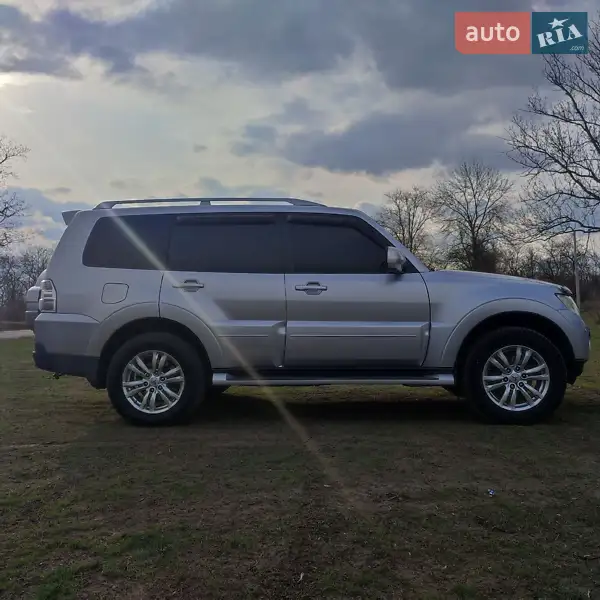 Внедорожник / Кроссовер Mitsubishi Pajero Wagon 2007 в 