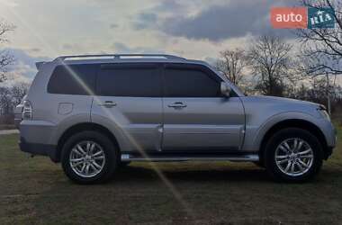 Внедорожник / Кроссовер Mitsubishi Pajero Wagon 2007 в 