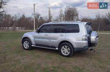 Внедорожник / Кроссовер Mitsubishi Pajero Wagon 2007 в 