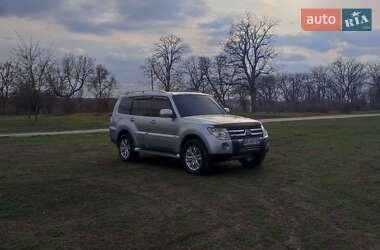 Внедорожник / Кроссовер Mitsubishi Pajero Wagon 2007 в 