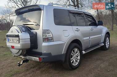 Внедорожник / Кроссовер Mitsubishi Pajero Wagon 2007 в 
