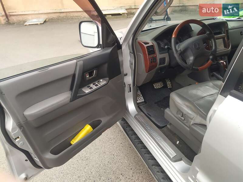 Внедорожник / Кроссовер Mitsubishi Pajero Wagon 2003 в Измаиле фото 11 Внедорожник / Кроссовер Mitsubishi Pajero Wagon 2003 в Измаиле