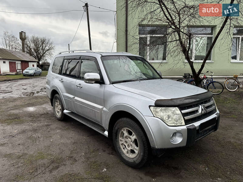 Внедорожник / Кроссовер Mitsubishi Pajero Wagon 2007 в Новой Басане