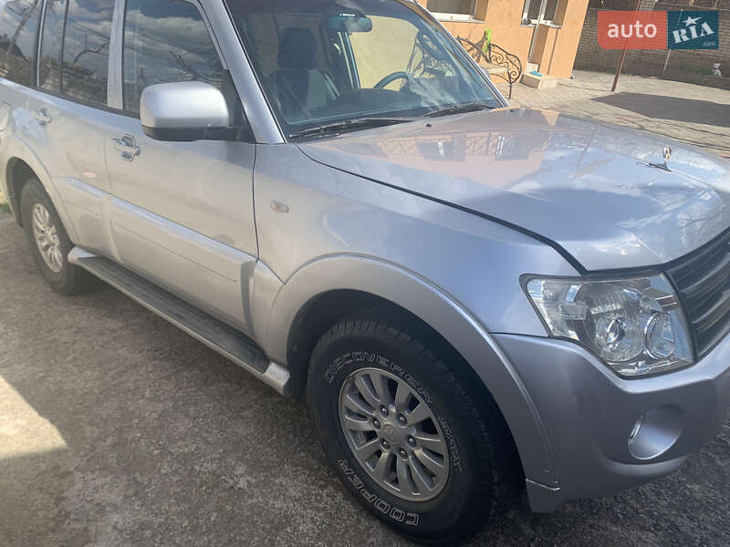 Внедорожник / Кроссовер Mitsubishi Pajero Wagon 2013 в Виннице