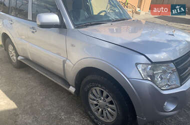 Внедорожник / Кроссовер Mitsubishi Pajero Wagon 2013 в 