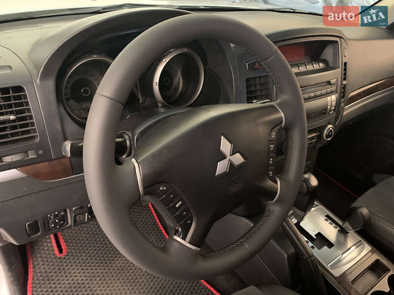 Внедорожник / Кроссовер Mitsubishi Pajero Wagon 2013 в Виннице