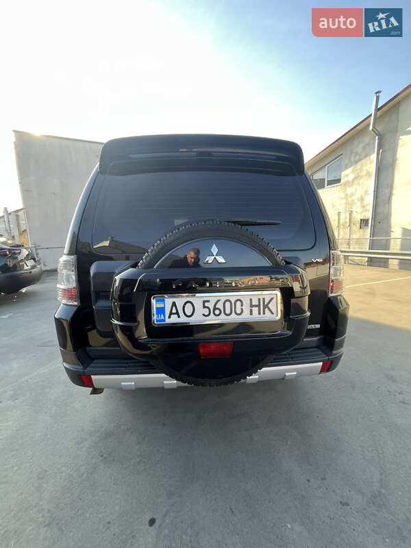 Позашляховик / Кросовер Mitsubishi Pajero Wagon 2008 в Мукачевому