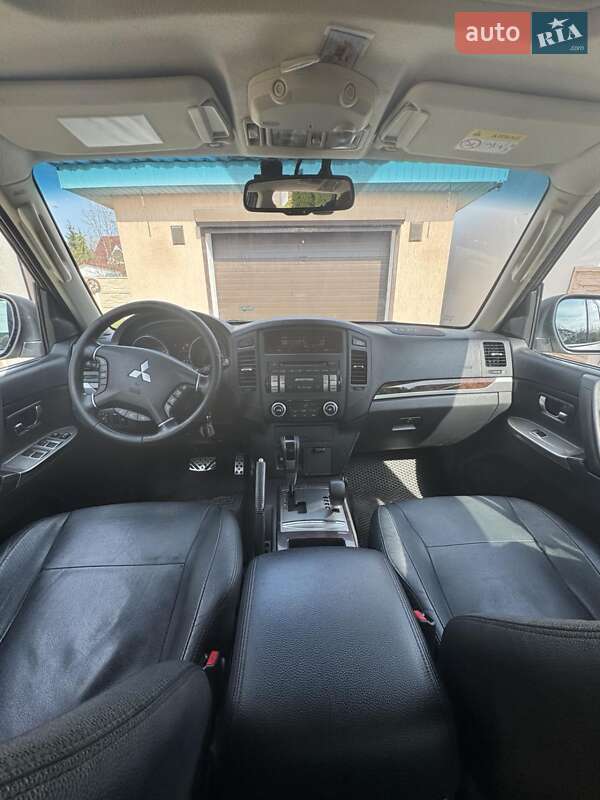 Позашляховик / Кросовер Mitsubishi Pajero Wagon 2014 в Шептицькому