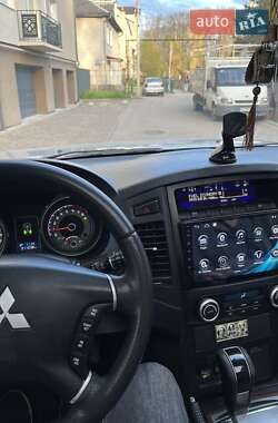 Позашляховик / Кросовер Mitsubishi Pajero Wagon 2008 в 