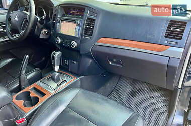 Внедорожник / Кроссовер Mitsubishi Pajero Wagon 2008 в 