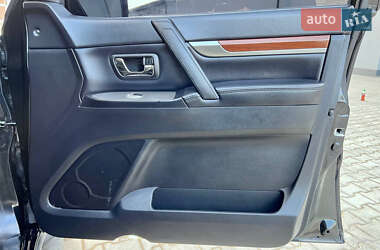 Внедорожник / Кроссовер Mitsubishi Pajero Wagon 2008 в 