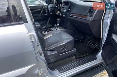 Внедорожник / Кроссовер Mitsubishi Pajero Wagon 2009 в 