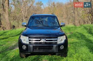Внедорожник / Кроссовер Mitsubishi Pajero Wagon 2010 в 