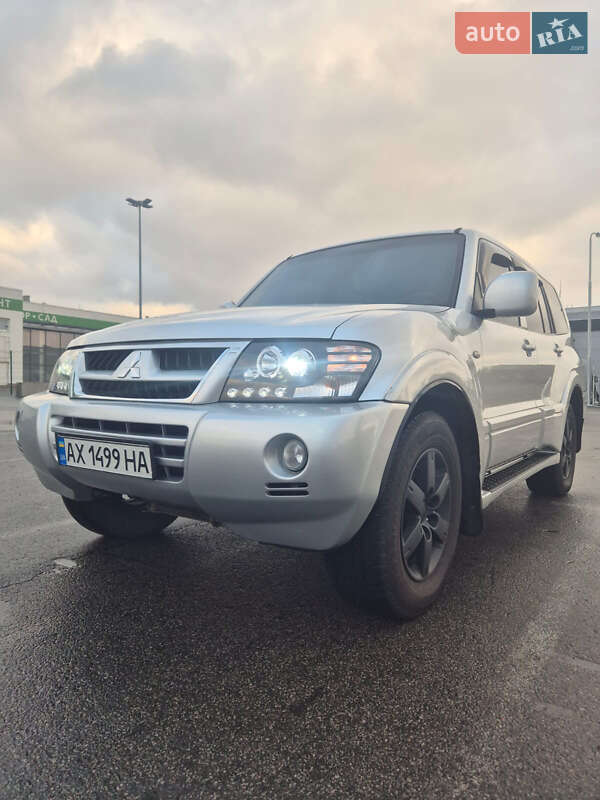 Позашляховик / Кросовер Mitsubishi Pajero Wagon 2006 в Києві