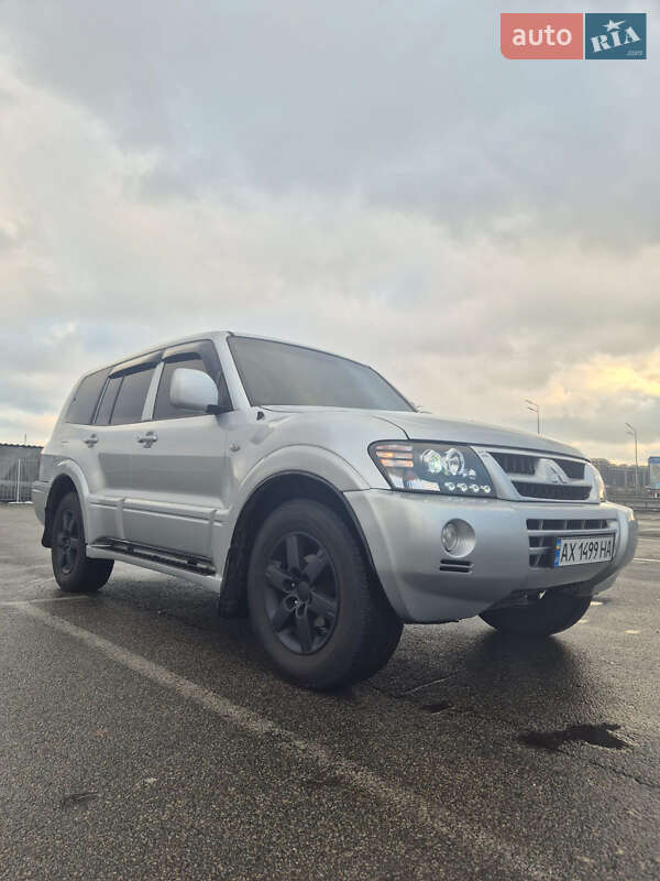 Позашляховик / Кросовер Mitsubishi Pajero Wagon 2006 в Києві
