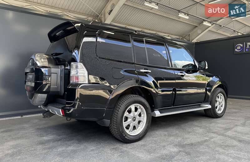 Внедорожник / Кроссовер Mitsubishi Pajero Wagon 2012 в Киеве