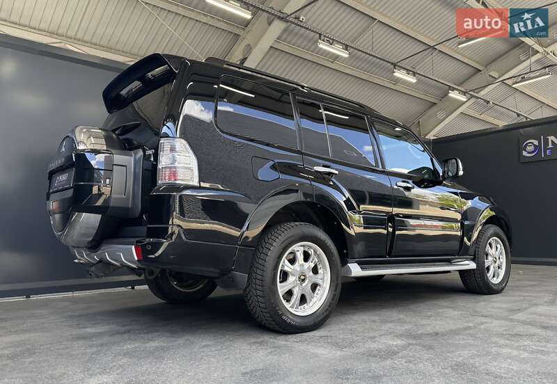 Внедорожник / Кроссовер Mitsubishi Pajero Wagon 2012 в Киеве