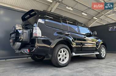 Внедорожник / Кроссовер Mitsubishi Pajero Wagon 2012 в 