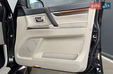 Внедорожник / Кроссовер Mitsubishi Pajero Wagon 2012 в 