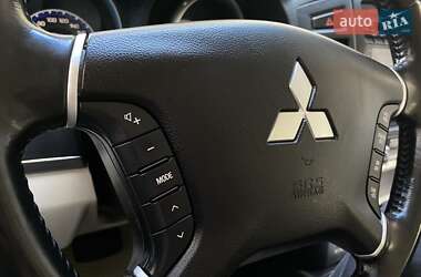 Позашляховик / Кросовер Mitsubishi Pajero Wagon 2007 в 