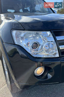 Внедорожник / Кроссовер Mitsubishi Pajero Wagon 2008 в 