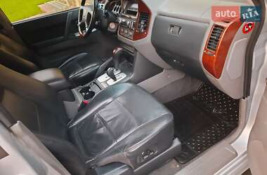 Внедорожник / Кроссовер Mitsubishi Pajero Wagon 2006 в 