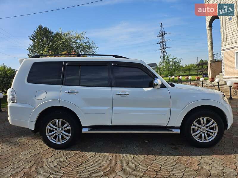 Позашляховик / Кросовер Mitsubishi Pajero Wagon 2013 в Перегінське