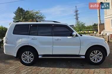 Внедорожник / Кроссовер Mitsubishi Pajero Wagon 2013 в 