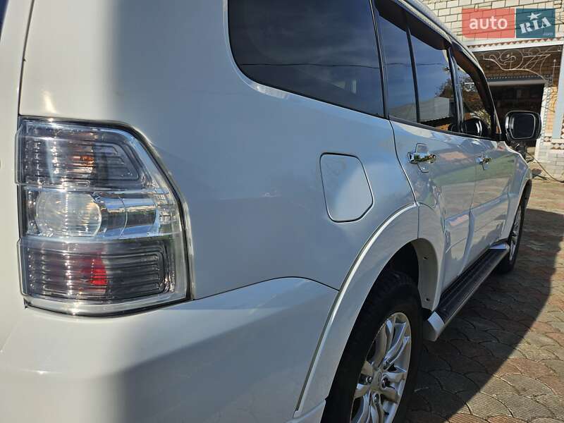 Позашляховик / Кросовер Mitsubishi Pajero Wagon 2013 в Перегінське