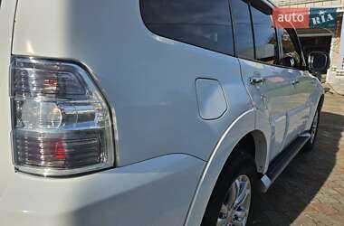 Внедорожник / Кроссовер Mitsubishi Pajero Wagon 2013 в 