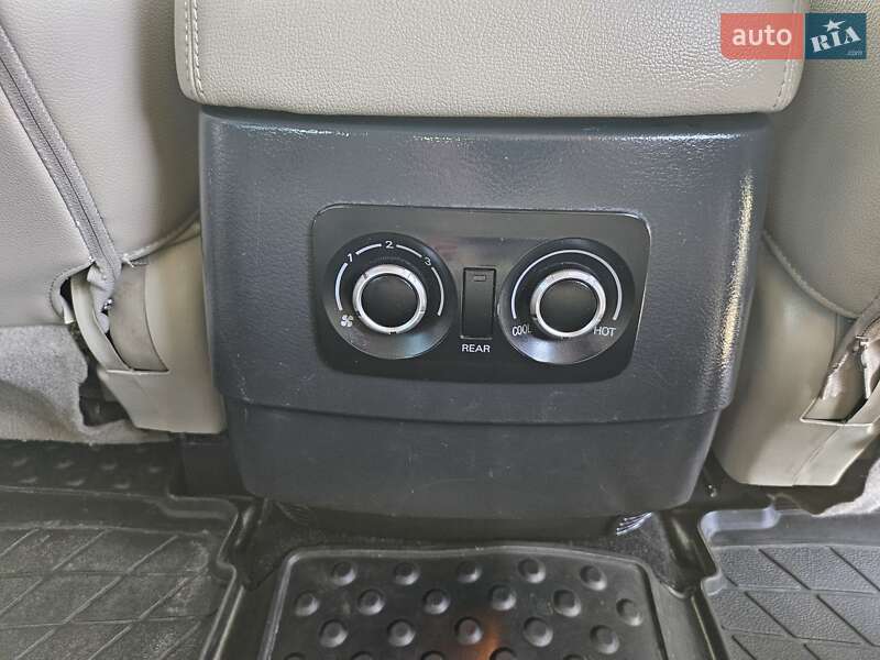 Позашляховик / Кросовер Mitsubishi Pajero Wagon 2013 в Перегінське