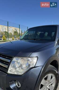 Позашляховик / Кросовер Mitsubishi Pajero Wagon 2008 в Южному