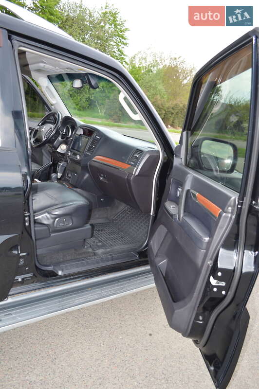 Внедорожник / Кроссовер Mitsubishi Pajero Wagon 2008 в Львове фото 13 Внедорожник / Кроссовер Mitsubishi Pajero Wagon 2008 в Львове