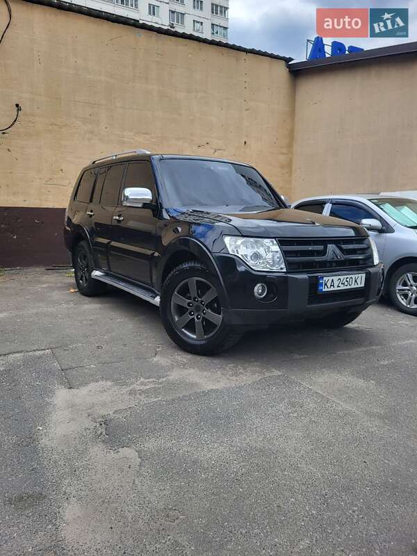 Позашляховик / Кросовер Mitsubishi Pajero Wagon 2008 в Києві