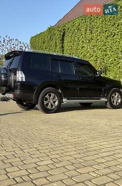 Внедорожник / Кроссовер Mitsubishi Pajero Wagon 2008 в 