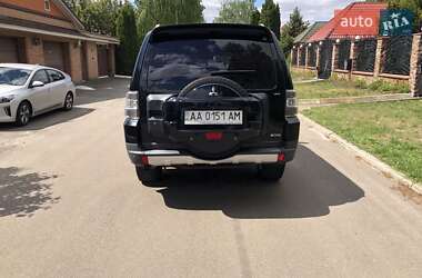Внедорожник / Кроссовер Mitsubishi Pajero Wagon 2007 в 