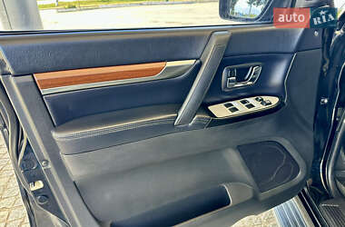 Внедорожник / Кроссовер Mitsubishi Pajero Wagon 2007 в 