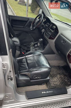 Внедорожник / Кроссовер Mitsubishi Pajero Wagon 2002 в 