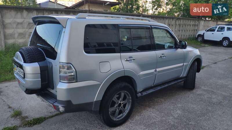 Внедорожник / Кроссовер Mitsubishi Pajero Wagon 2008 в Киеве