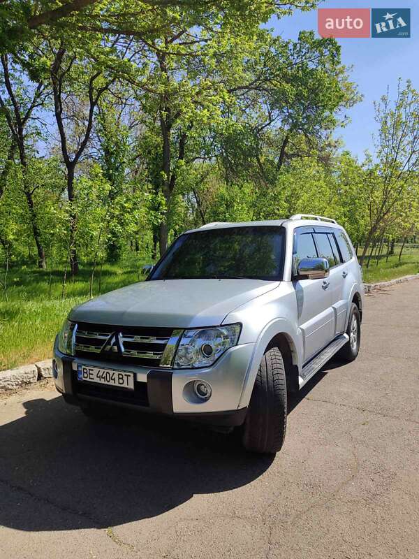 Внедорожник / Кроссовер Mitsubishi Pajero Wagon 2007 в 