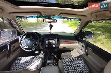 Внедорожник / Кроссовер Mitsubishi Pajero Wagon 2007 в 