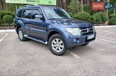 Внедорожник / Кроссовер Mitsubishi Pajero Wagon 2010 в 