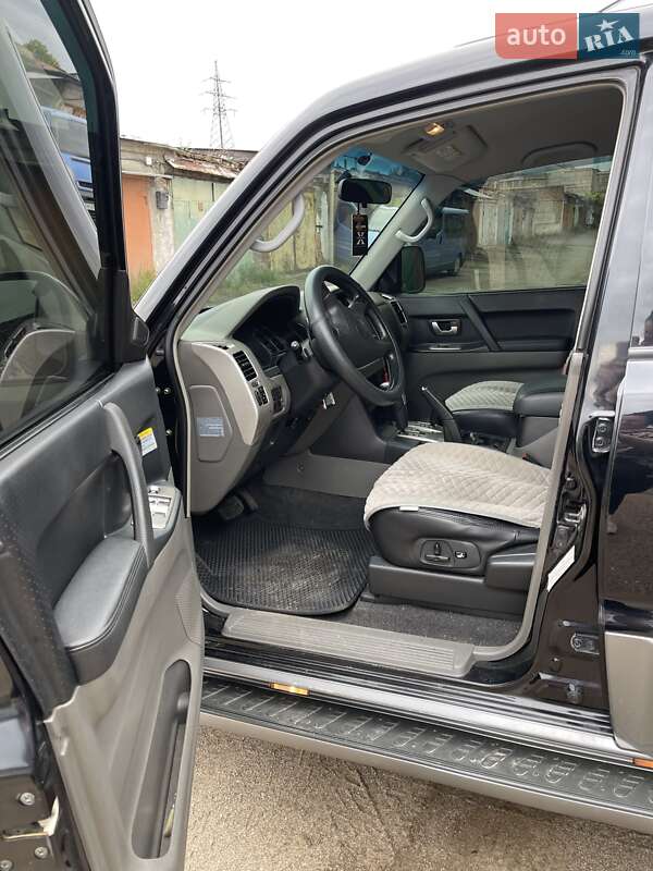 Внедорожник / Кроссовер Mitsubishi Pajero Wagon 2004 в Николаеве