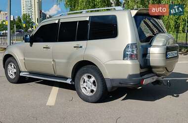 Внедорожник / Кроссовер Mitsubishi Pajero Wagon 2007 в 