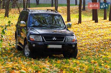 Внедорожник / Кроссовер Mitsubishi Pajero Wagon 2005 в 