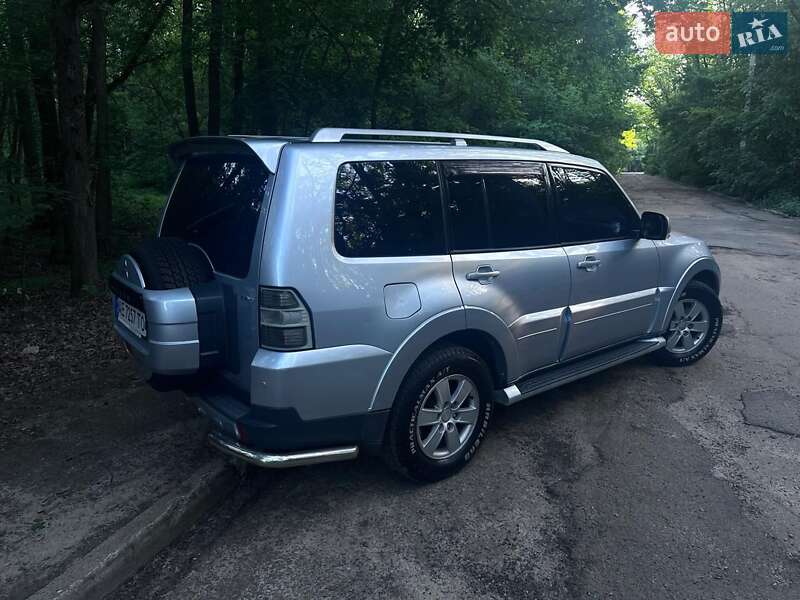 Позашляховик / Кросовер Mitsubishi Pajero Wagon 2007 в Павлограді