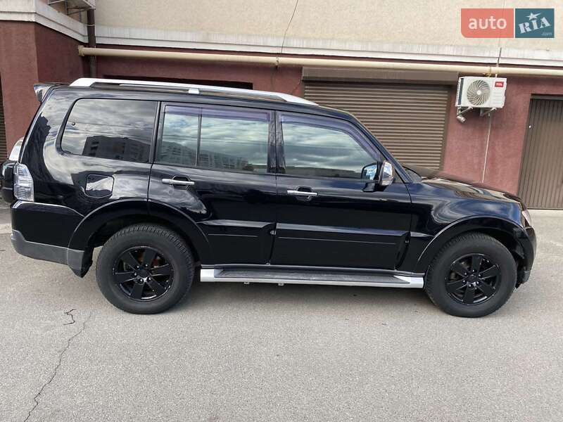 Позашляховик / Кросовер Mitsubishi Pajero Wagon 2008 в Вишневому