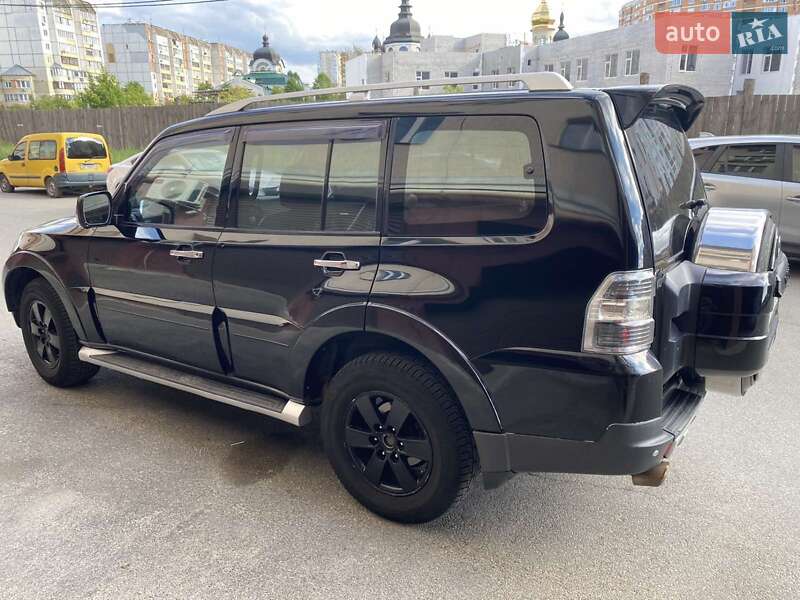 Позашляховик / Кросовер Mitsubishi Pajero Wagon 2008 в Вишневому