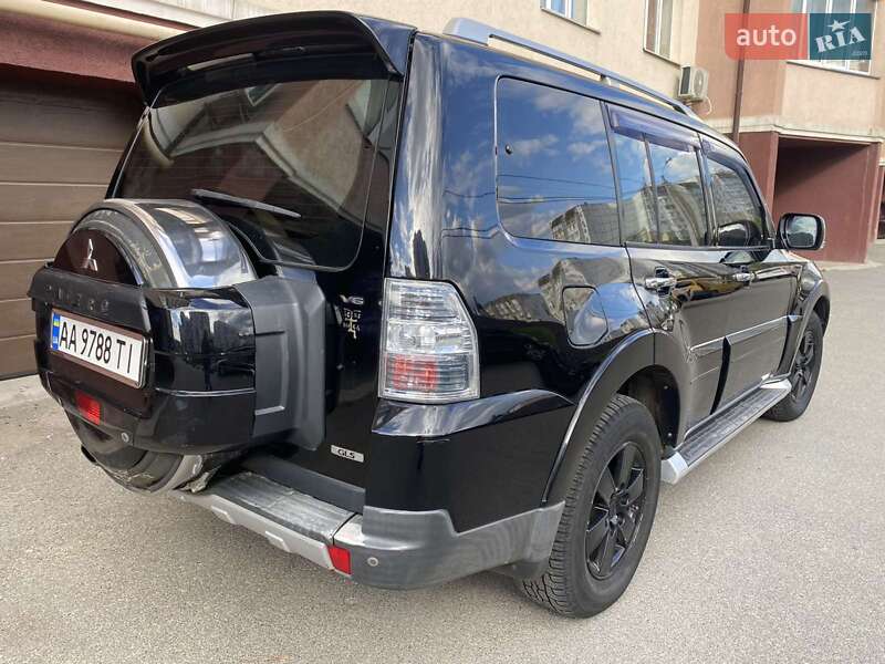 Позашляховик / Кросовер Mitsubishi Pajero Wagon 2008 в Вишневому