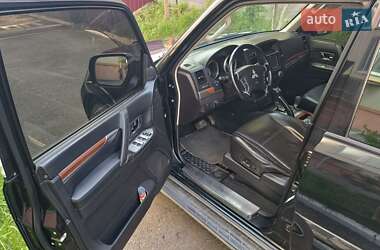 Внедорожник / Кроссовер Mitsubishi Pajero Wagon 2008 в 